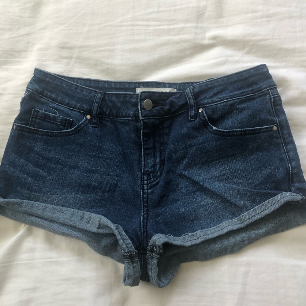 dark washed jean shorts from pacsun